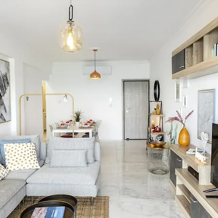 Apartment Lovely 3-bedroom In Prokymea Court *