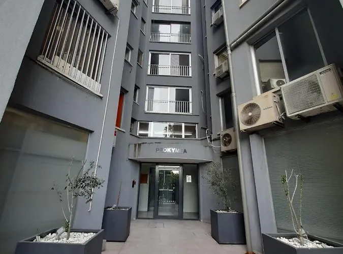 Lovely 3-bedroom In Prokymea Court