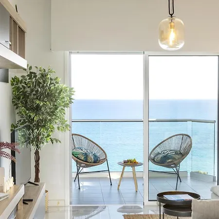 Lovely 3-bedroom In Prokymea Court