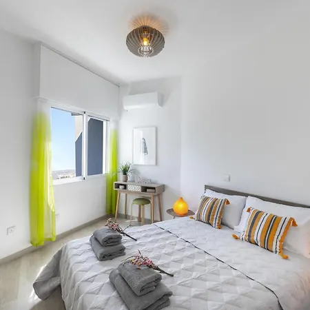 Apartmán Lovely 3-bedroom In Prokymea Court