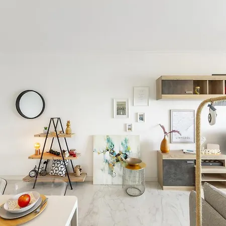 Lovely 3-bedroom In Prokymea Court Apartmán Lemesos