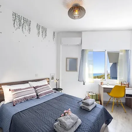 Apartmán Lovely 3-bedroom In Prokymea Court *