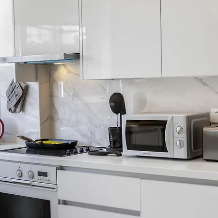 Lovely 3-bedroom In Prokymea Court