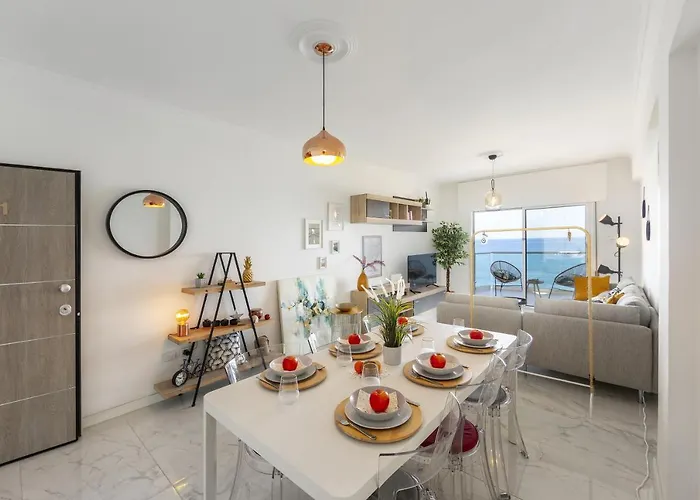 아파트 Lovely 3-bedroom In Prokymea Court *