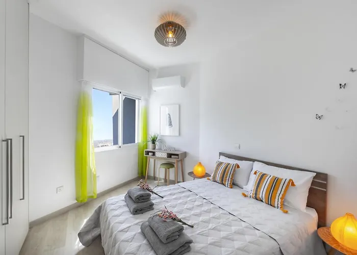 アパート Lovely 3-bedroom In Prokymea Court