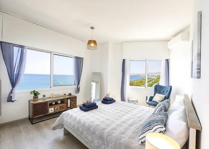 Lovely 3-bedroom In Prokymea Court